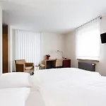 Global Hotel 3*