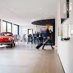 Global Hotel